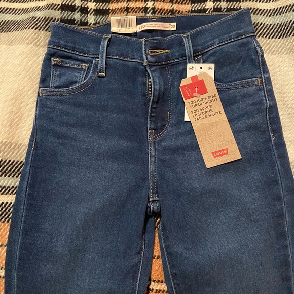 Levi’s high-rise sculpt skinny jeans BNWT - Picture 2 of 5